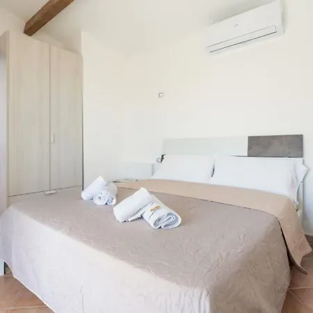 Aparthotel With Swimming-pool In